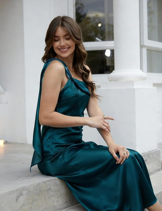 Vestido Maxi de un Solo Hombro en Satin - Talla S