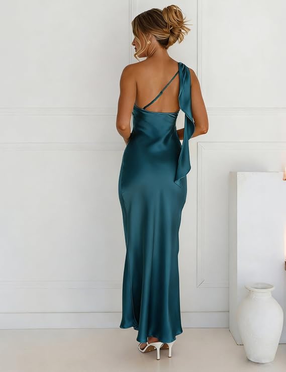 Vestido Maxi de un Solo Hombro en Satin - Talla S